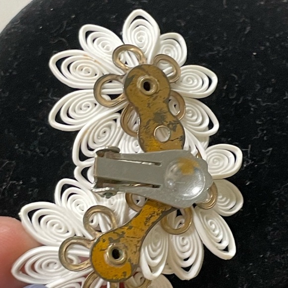 Vintage lot of 2 Clip on earrings White Sparkle Pink MCM Large - Picture 6 of 6